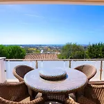 Ocean View Villa *