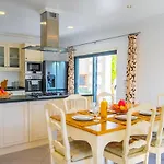 Ocean View Villa *