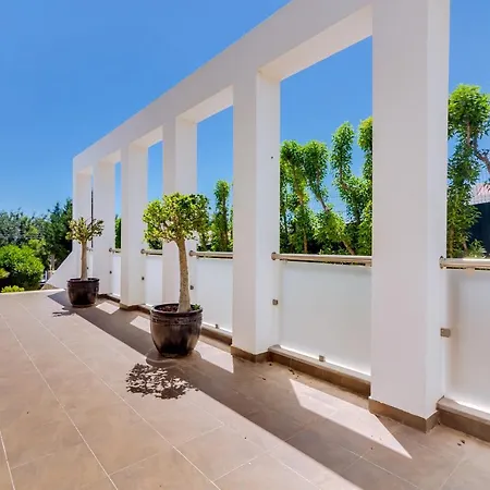 Ocean View Villa *
