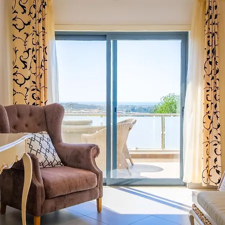 Ocean View Villa *