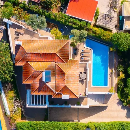 Ocean View Villa *