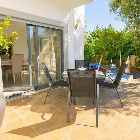 Ocean View Villa *