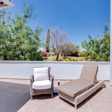 Ocean View Villa *